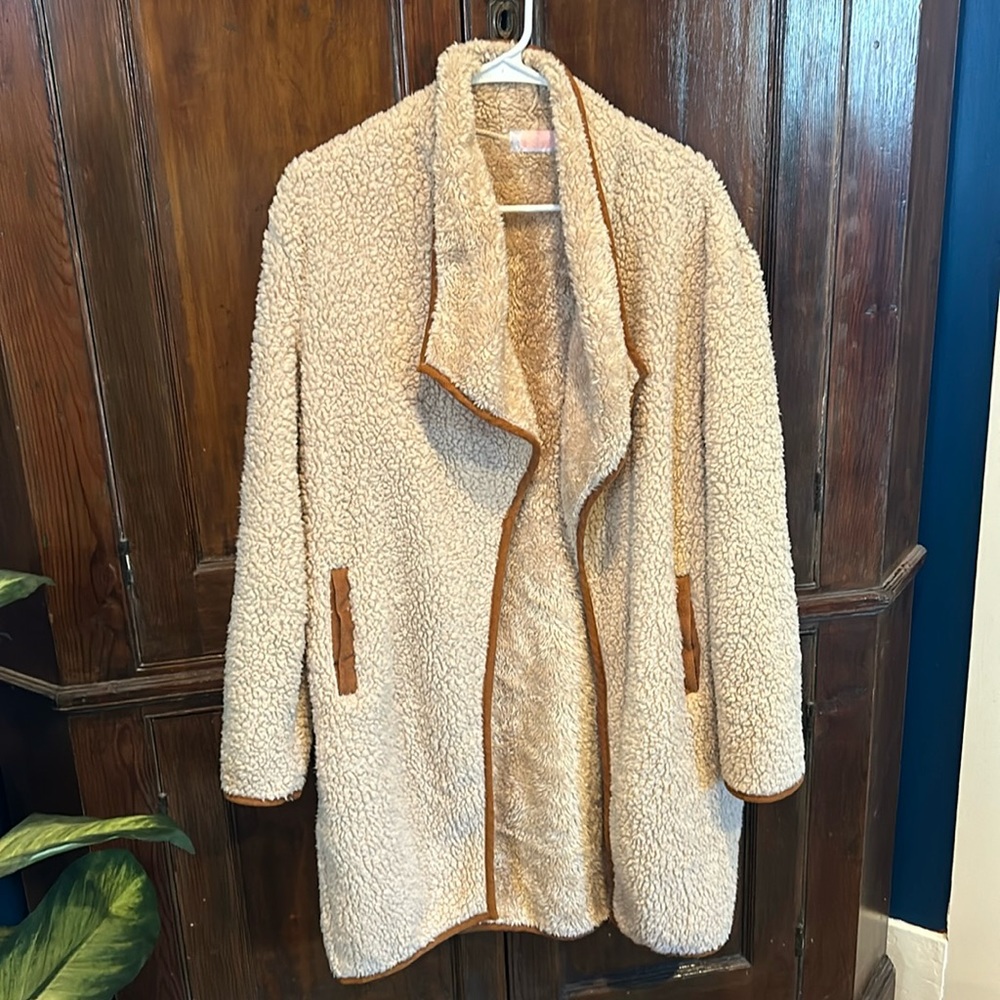 Fuzzy cozy open jacket tan